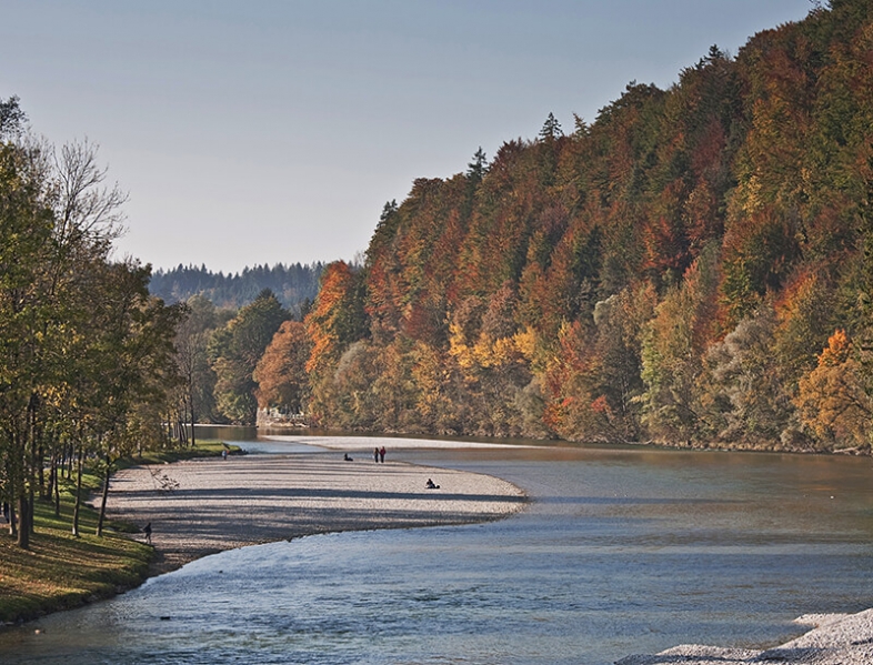 the river Isar ist right next to our hotel