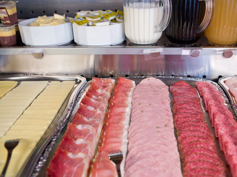 Frühstücksbüffet Wurst und Käse
